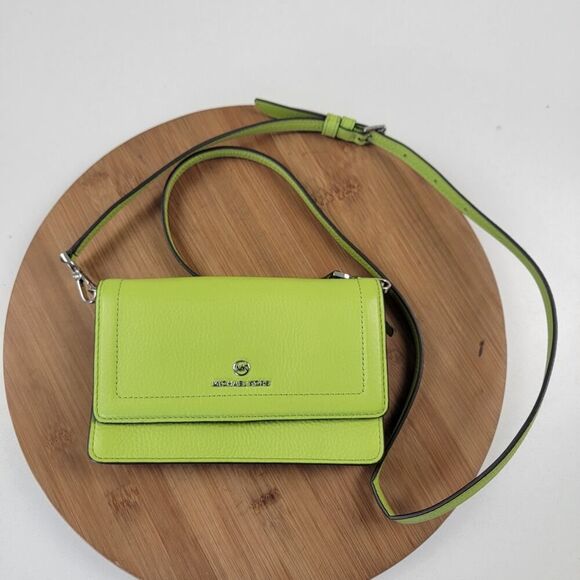 Michael Kors Jet Set Small Pebbled Leather Smartphone Convertible Crossbody Bag - Picture 1 of 16